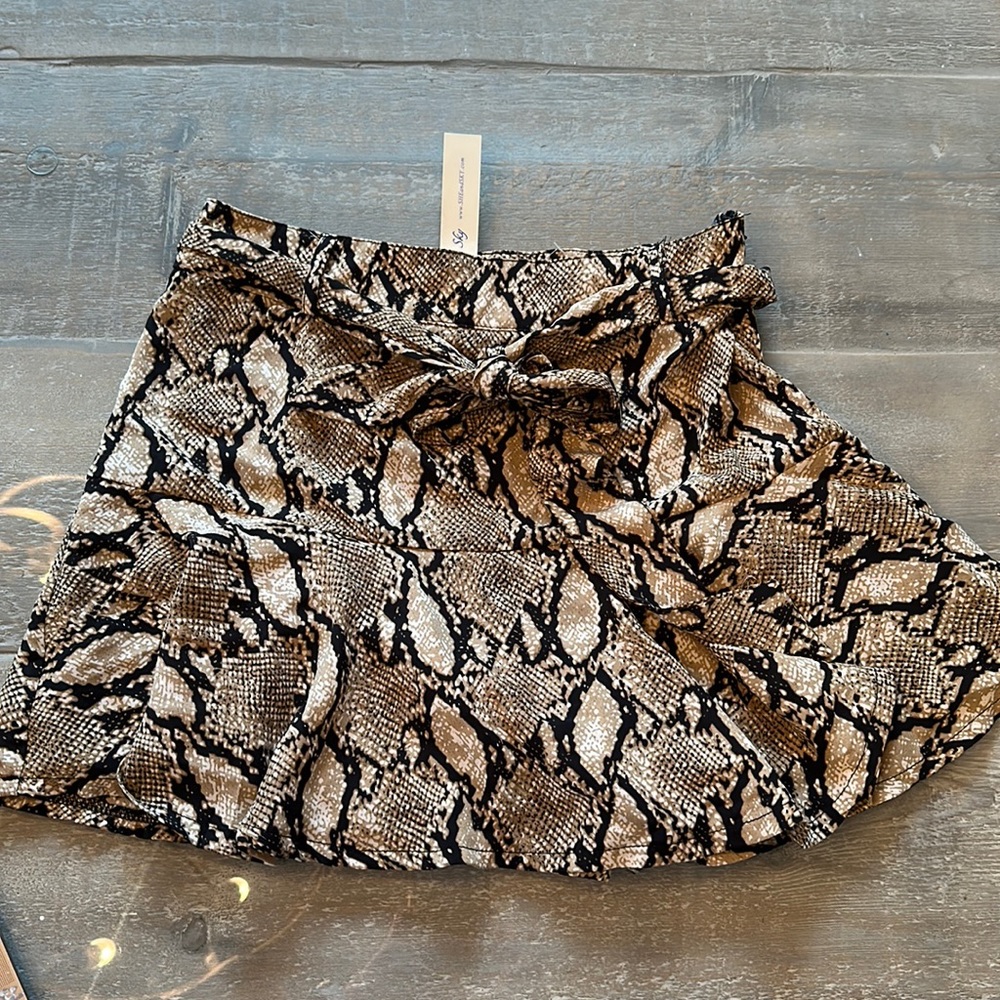 She + Sky skort in leopard print with tie belt